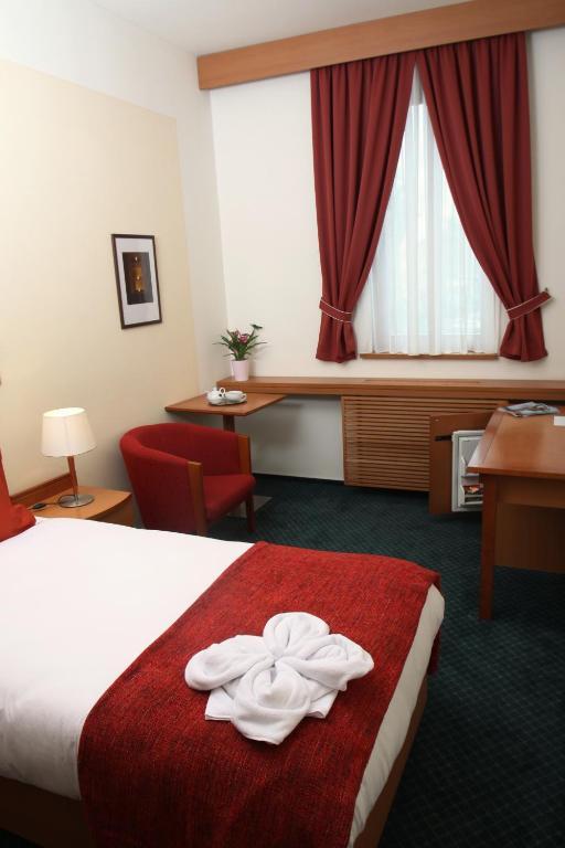 Hotel Slovan Jeseník Szoba fotó